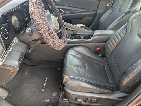 Used 2022 Hyundai Elantra Limited w/ Cargo Package image 6