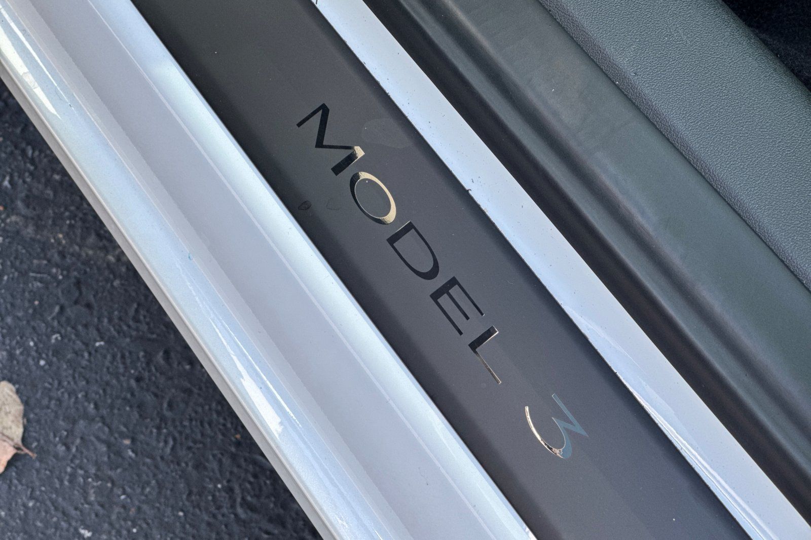 Used 2023 Tesla Model 3 Standard Range RWD image 29