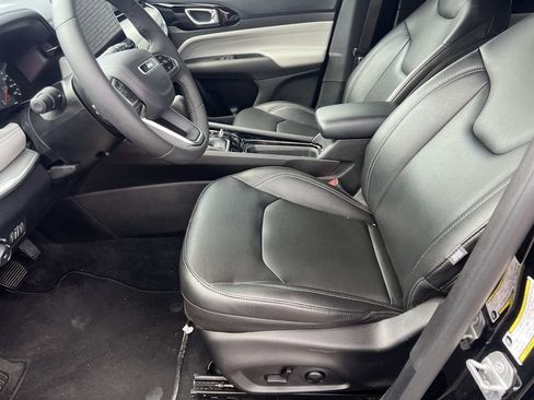 Certified 2025 Jeep Compass Limited AWD/4WD image 18