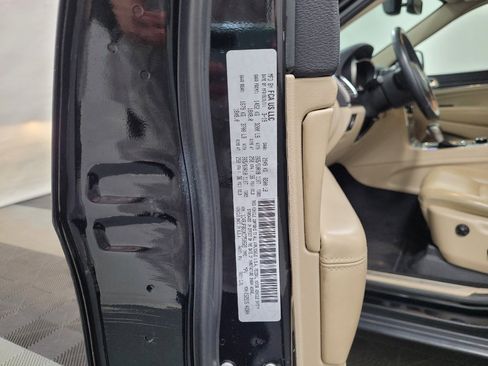 Used 2019 Jeep Grand Cherokee Limited image 33