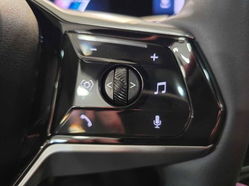 Used 2025 BMW i5 xDrive40 w/ Premium Package image 34