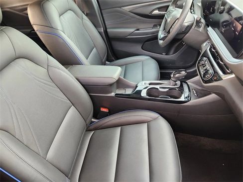 Used 2024 Buick Envista Sport Touring w/ Experience Buick Package image 14