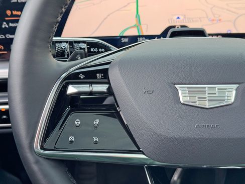 Used 2025 Cadillac Lyriq Luxury image 21