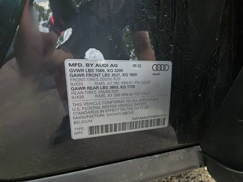 Used 2022 Audi e-tron Premium AWD/4WD image 30