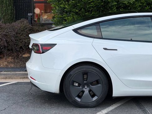 Used 2021 Tesla Model 3 Standard Range RWD image 22