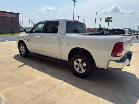 Used 2021 RAM 1500 Classic SLT w/ Luxury Group AWD/4WD image 7