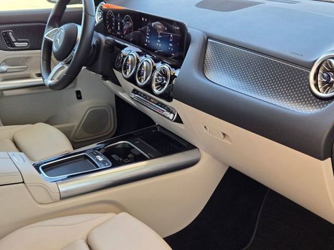 Used 2025 Mercedes-Benz GLA 250 image 28