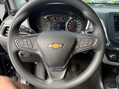 Used 2024 Chevrolet Equinox LS w/ LS Convenience Package AWD/4WD image 18