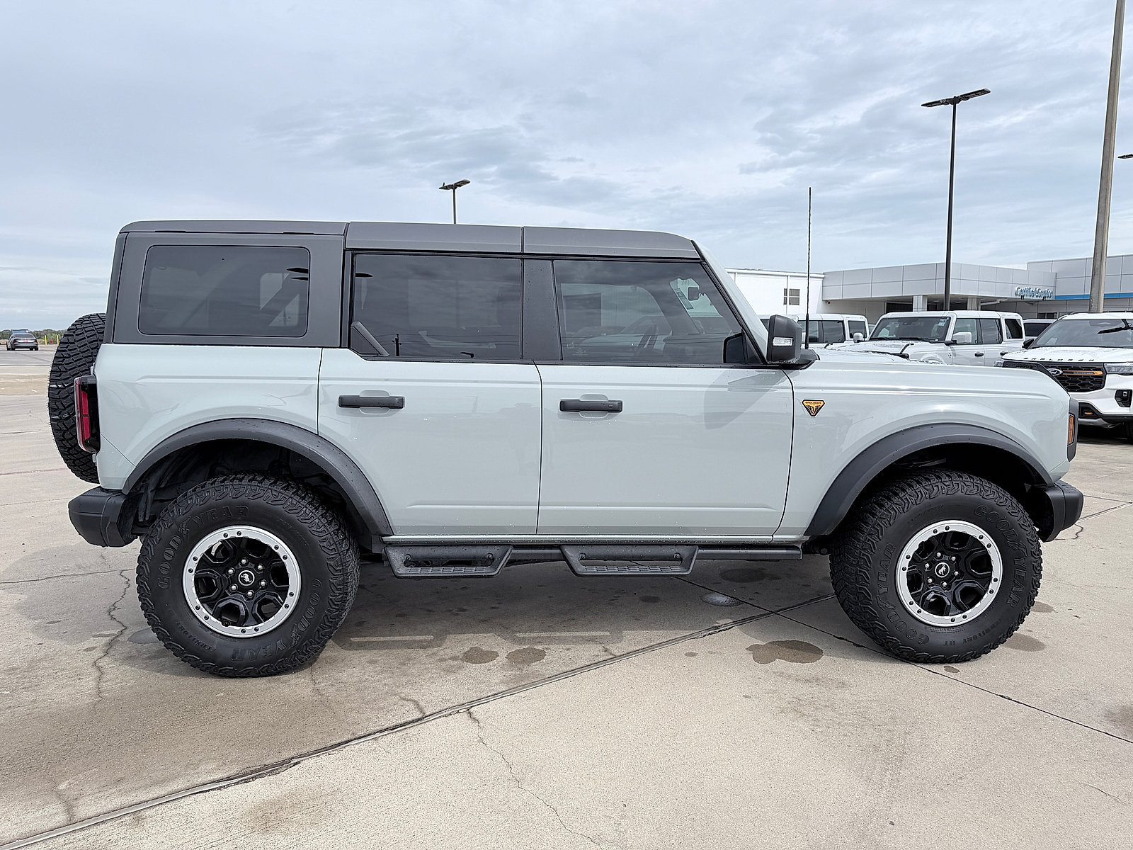 Used 2023 Ford Bronco Badlands AWD/4WD image 8