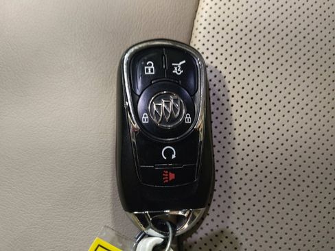 Used 2017 Buick Envision Essence image 32