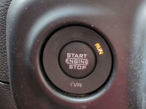 Used 2022 Jeep Wrangler Unlimited Sahara image 36