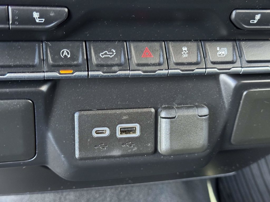 Used 2021 Chevrolet Silverado 1500 LT AWD/4WD image 8