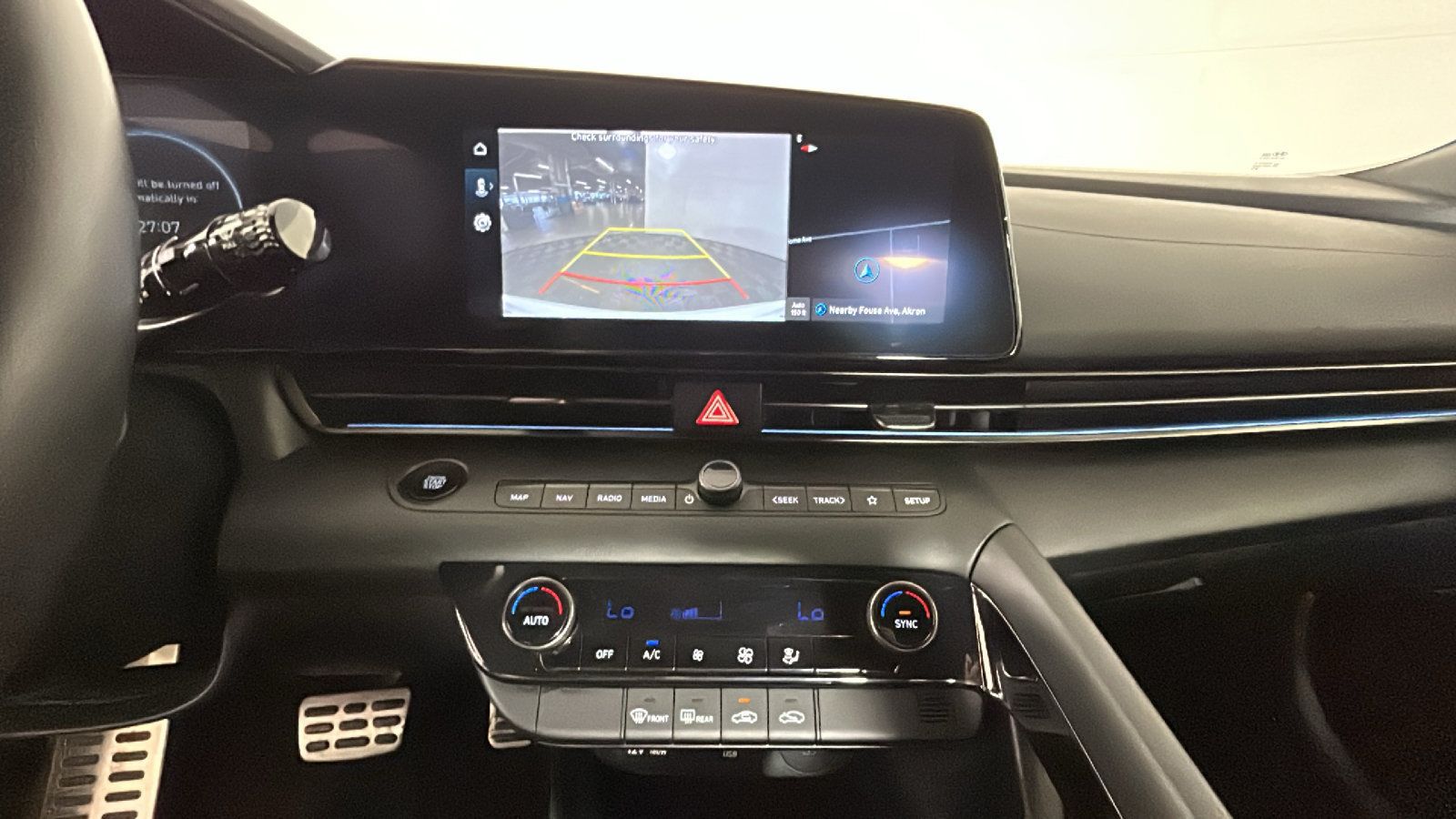 Used 2025 Hyundai Elantra SEL FWD image 28