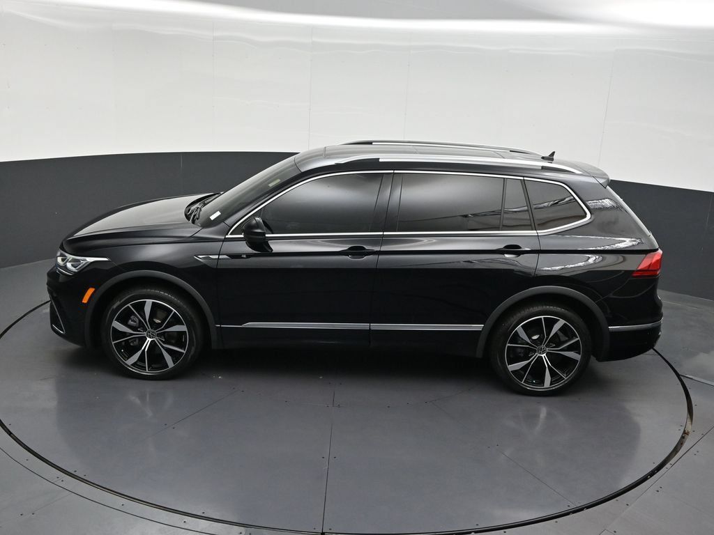 Used 2024 Volkswagen Tiguan SEL R-Line AWD/4WD image 22