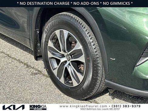 Used 2023 Toyota Highlander XLE AWD/4WD image 30