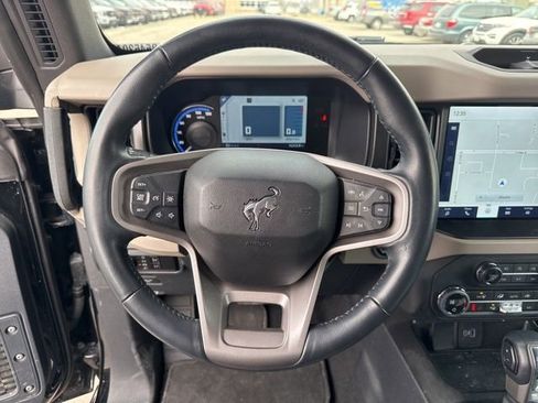 Used 2023 Ford Bronco Wildtrak image 17