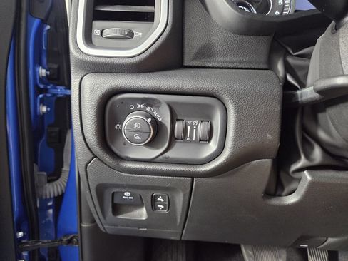Used 2025 RAM 1500 Big Horn AWD/4WD image 24