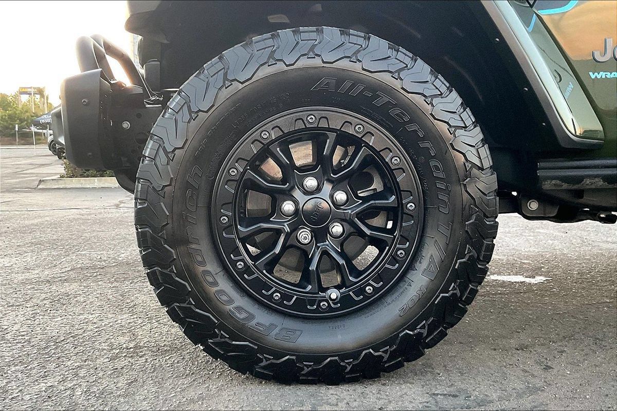 Used 2023 Jeep Wrangler Unlimited Rubicon 4xe AWD/4WD image 28
