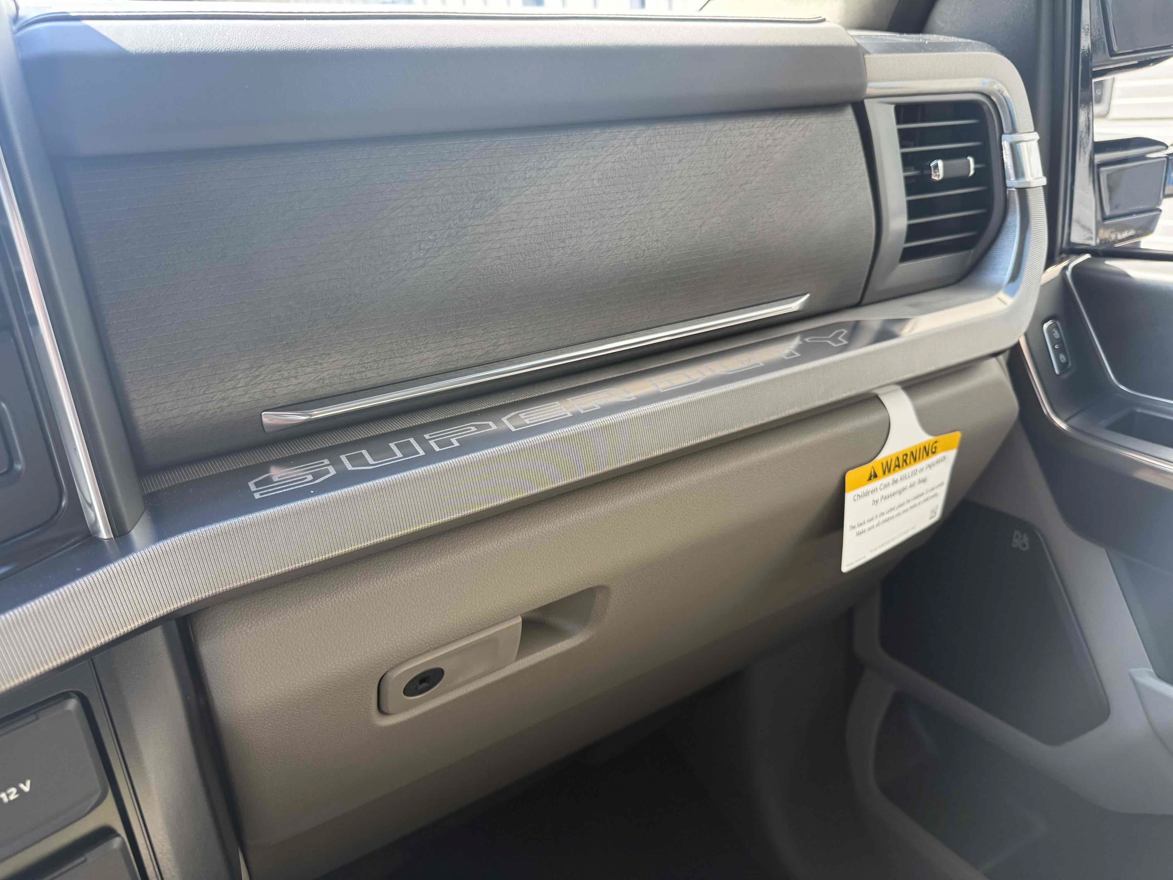 Used 2027 Ford F450 Platinum w/ Platinum Plus Package AWD/4WD image 40
