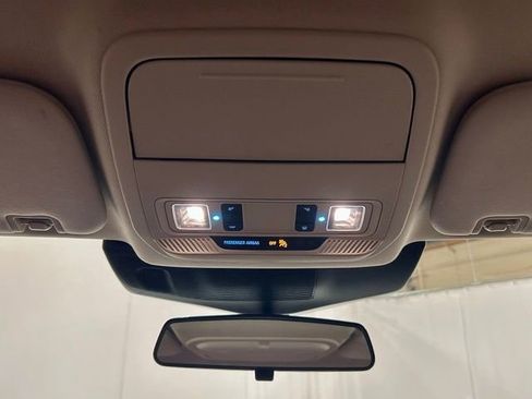 Used 2020 Ford Explorer XLT w/ Equipment Group 202A AWD/4WD image 40