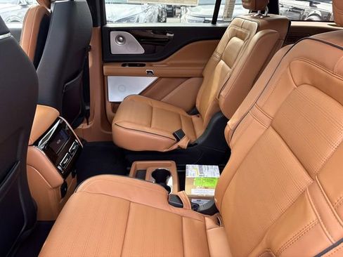 New 2026 Lincoln Aviator Black Label w/ Dynamic Handling Package AWD/4WD image 18