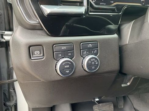 Used 2025 GMC Sierra 1500 Elevation image 14