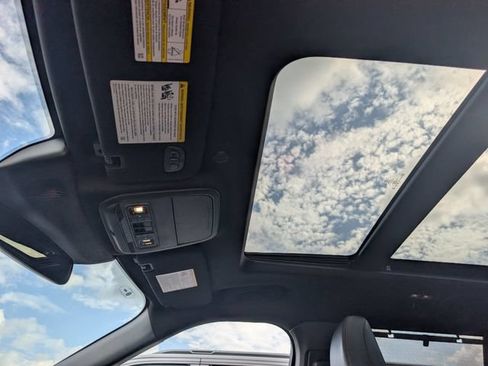 Used 2025 Ford Explorer ST AWD/4WD image 19