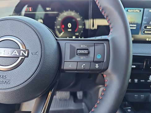 New 2026 Nissan Kicks SR w/ SR Premium Package FWD image 17