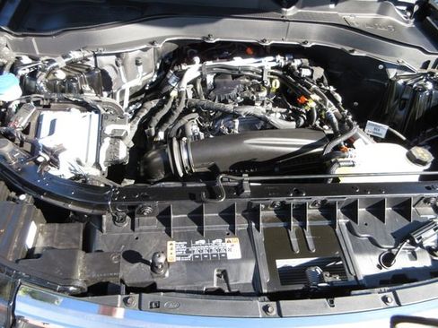 Certified 2025 Ford Explorer Active w/ Active Comfort Package image 28