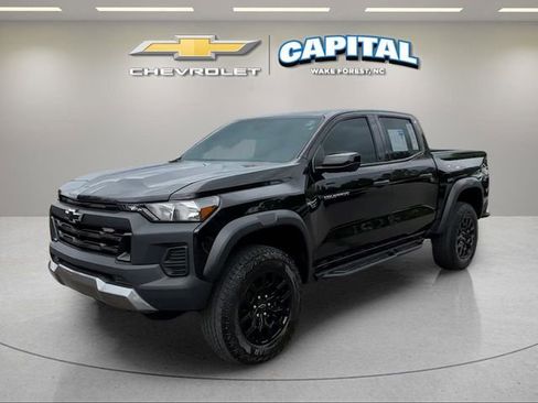 Used 2024 Chevrolet Colorado Trail Boss w/ Technology Package AWD/4WD image 1