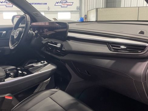Used 2025 Buick Enclave Preferred image 51