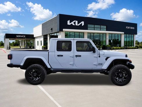 Used 2021 Jeep Gladiator Overland w/ Popular Equipment Package AWD/4WD image 4