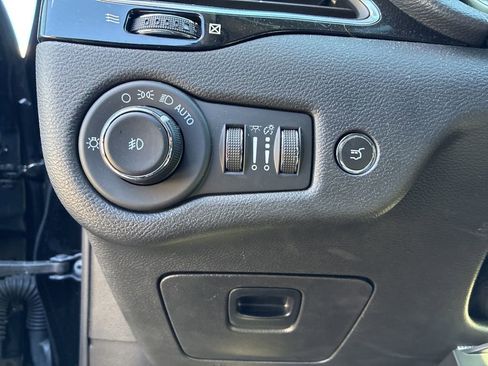 Used 2023 Jeep Cherokee Altitude Lux w/ Lux Elite Package image 14