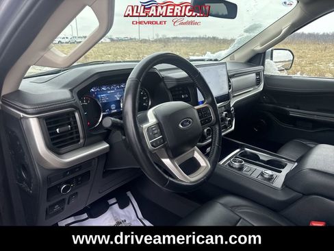 Used 2024 Ford Expedition XLT image 10