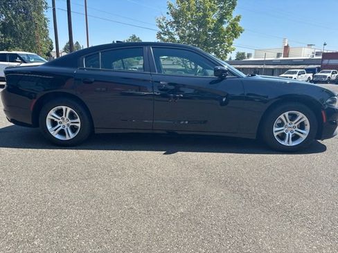 Used 2023 Dodge Charger SXT RWD image 3