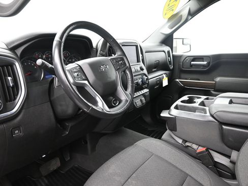 Used 2022 Chevrolet Silverado 1500 RST w/ Z71 Off-Road Package AWD/4WD image 9