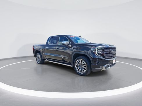 Used 2023 GMC Sierra 1500 Denali Ultimate AWD/4WD image 2