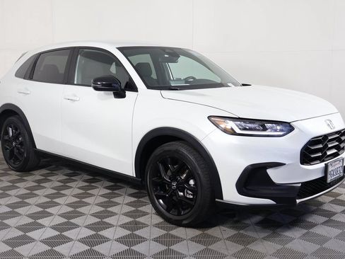 Used 2024 Honda HR-V Sport image 3