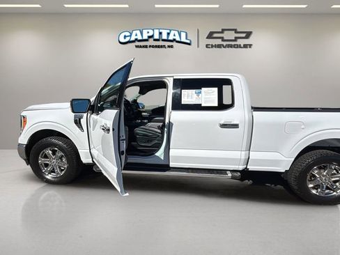 Used 2023 Ford F150 Lariat w/ Trailer Tow Package image 13