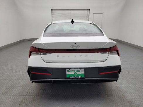 Used 2025 Hyundai Elantra SEL image 6