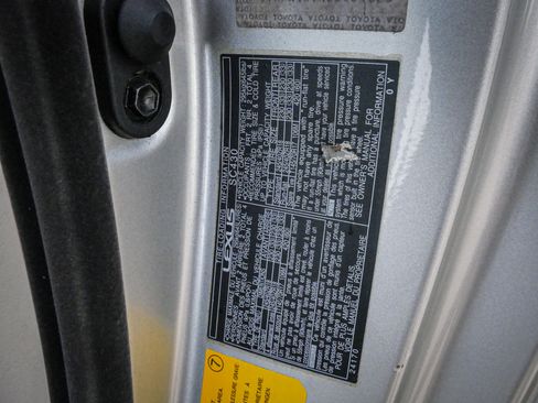 Used 2002 Lexus SC 430 Convertible image 32