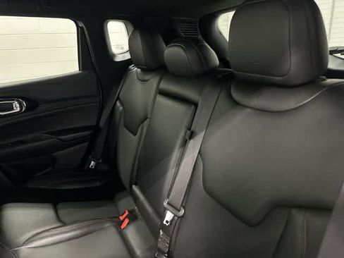 Used 2025 Jeep Compass Trailhawk w/ Trailer Tow Group AWD/4WD image 14