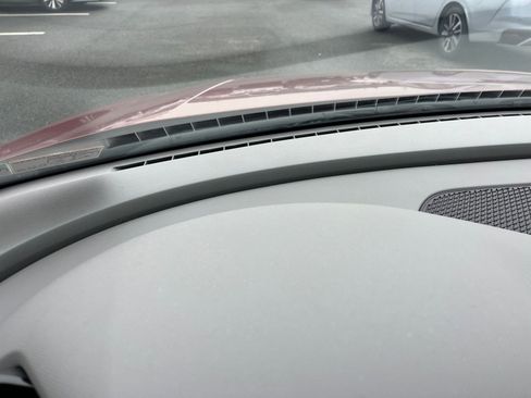 Used 2025 Hyundai Elantra SEL image 35