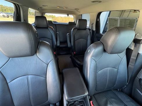 Used 2017 GMC Acadia Limited SLT image 32