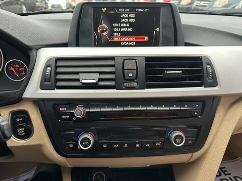 Used 2015 BMW 320i Sedan RWD image 21