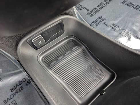 New 2026 Chrysler Pacifica Select w/ S Appearance Package image 30