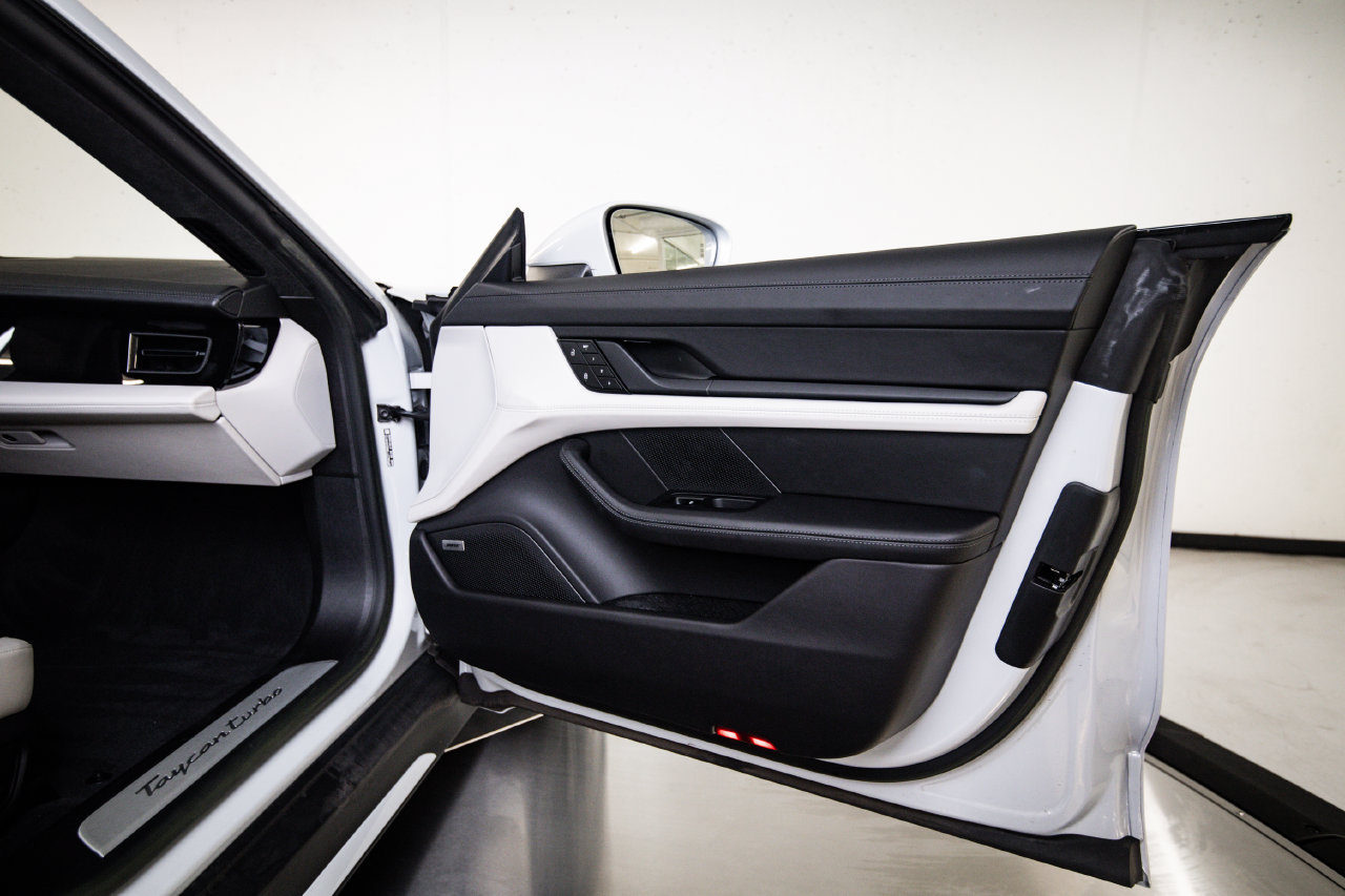 Certified 2022 Porsche Taycan Turbo AWD/4WD image 27