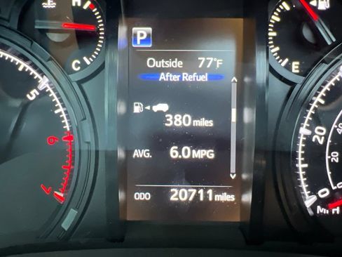 Used 2024 Toyota 4Runner SR5 Premium w/ Moonroof Package RWD image 3