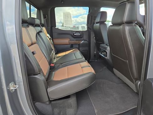 Used 2019 Chevrolet Silverado 1500 High Country w/ Technology Package AWD/4WD image 34
