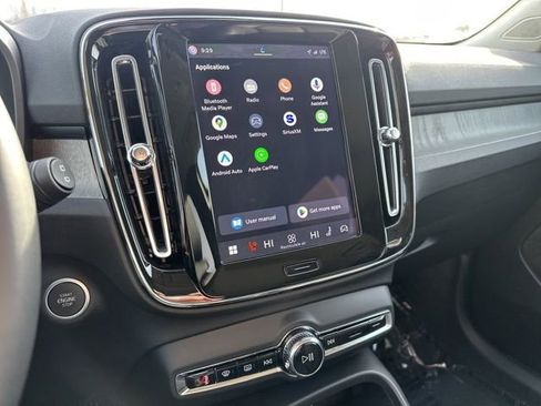 Certified 2025 Volvo XC40 B5 Core image 22